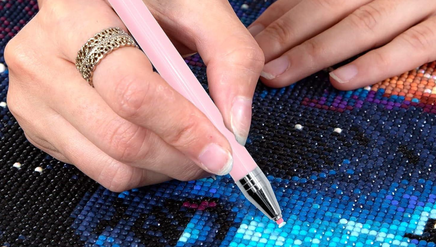 cuadro terminado colgado en la pared (placeholder)